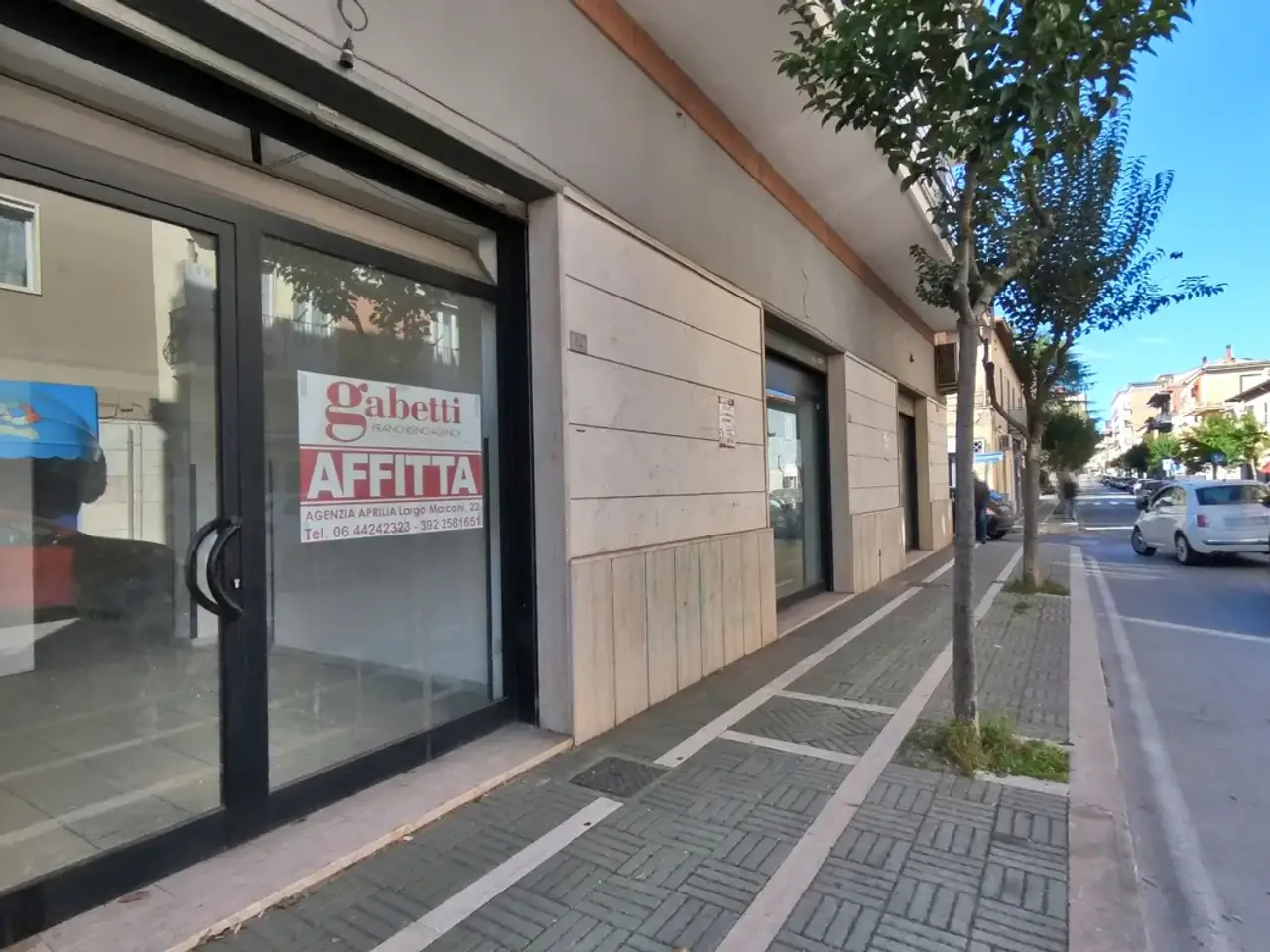 Negozio in Via Guglielmo Marconi 18, Aprilia, {3} - Foto 1