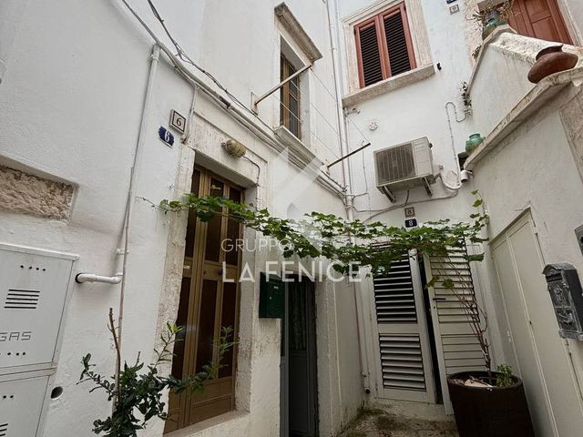 Detached house in Via Salvator Rosa, Martina Franca - Photo 1