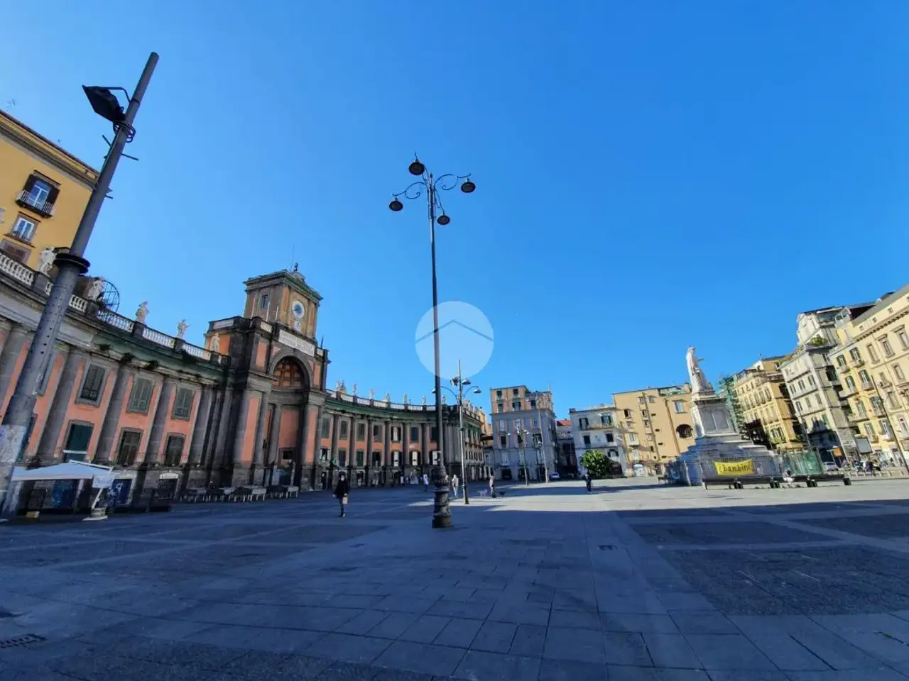 Negozio in Piazza Dante 00, Napoli, {3} - Foto 2
