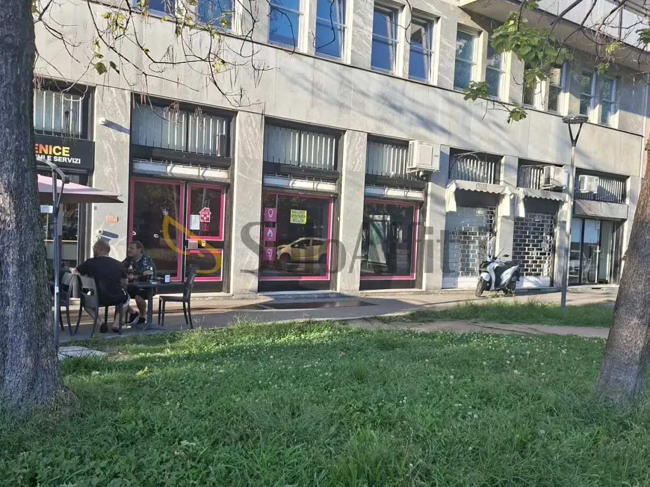 Negozio in , Gallarate, {3} - Foto 1