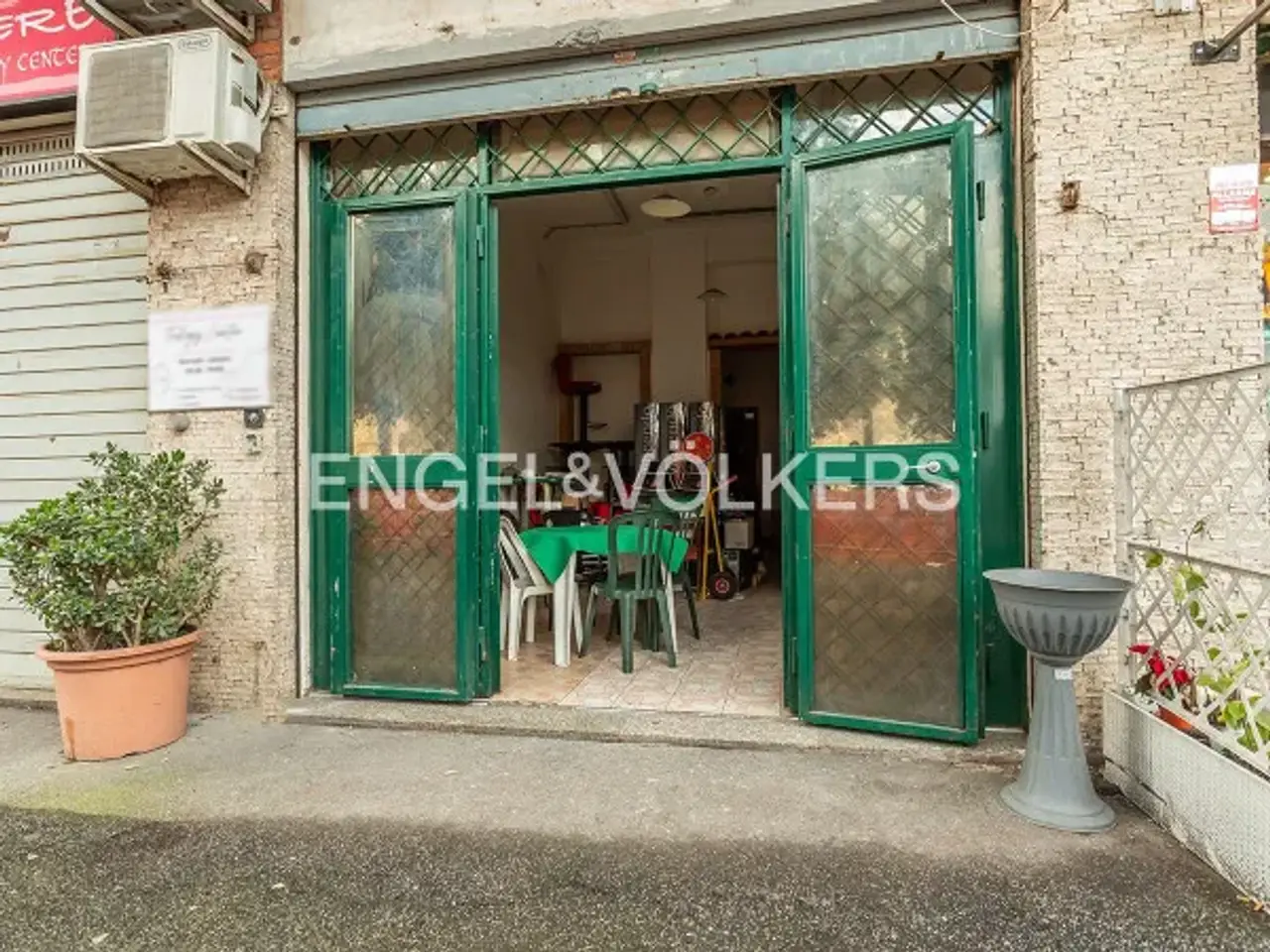 Abbigliamento in Viale dell'Esercito, Roma, {3} - Foto 1