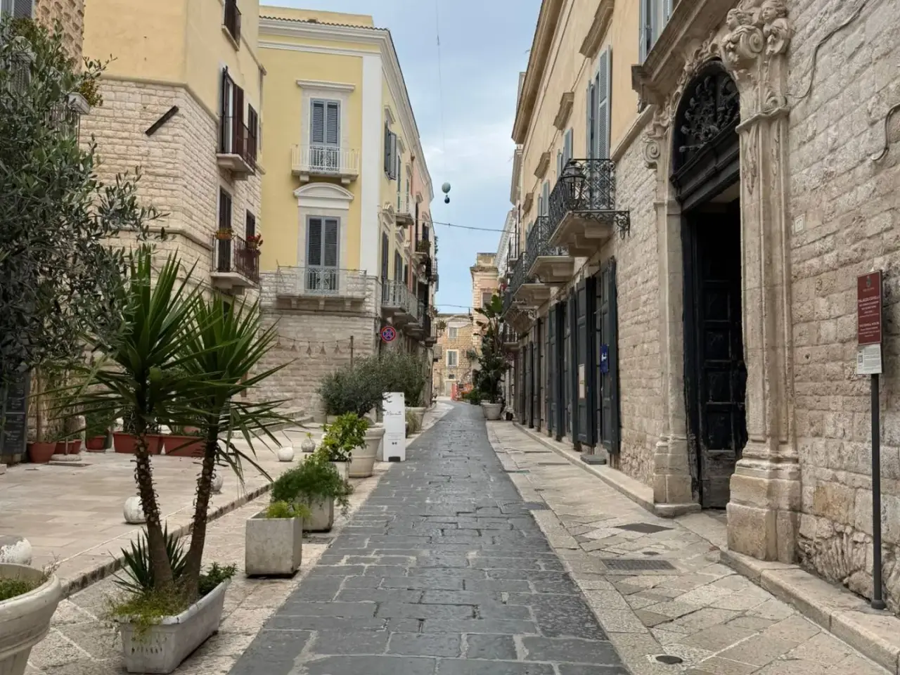 Esercizio commerciale in Via Ognissanti, Trani, {3} - Foto 2