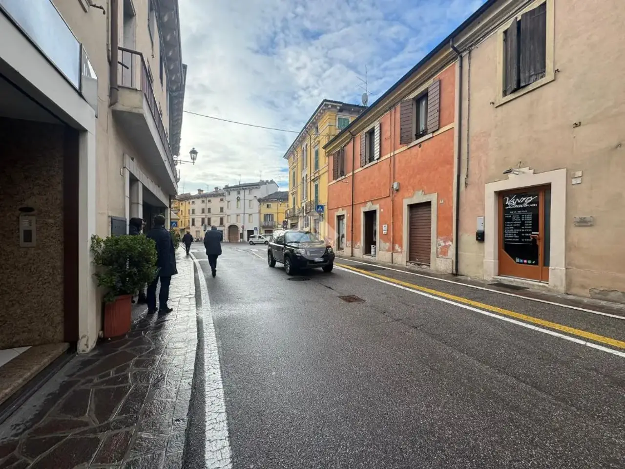 Negozio in Via Murari 10, Valeggio Sul Mincio, {3} - Foto 2