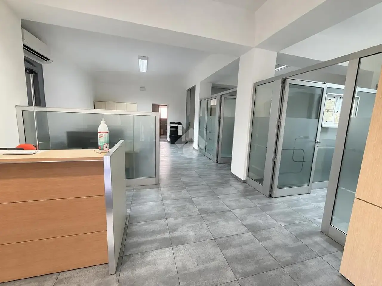 Negozio in Via Dante Alighieri 37, Cagliari, {3} - Foto 2