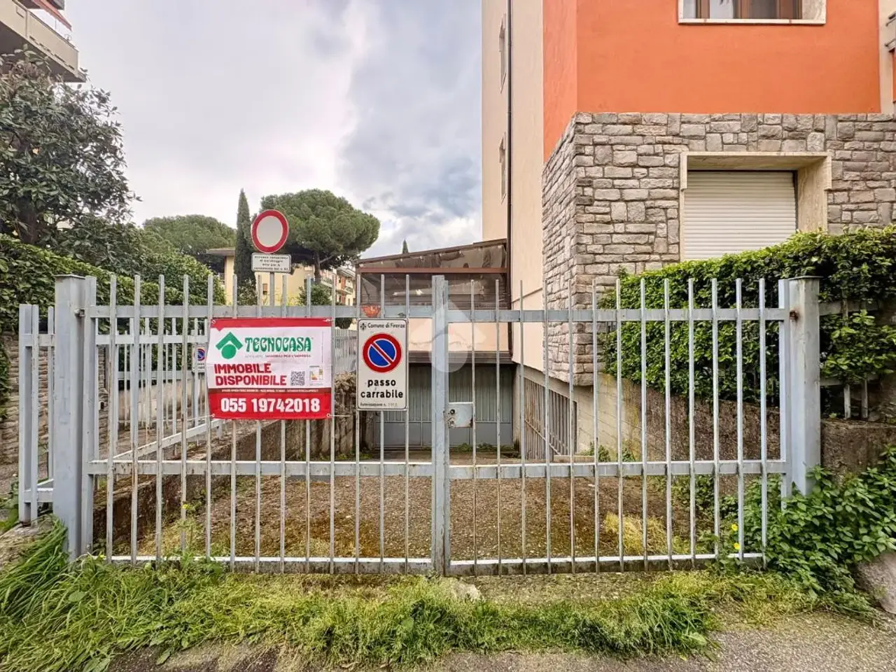 Magazzino in Via Libero Andreotti 61, Firenze, {3} - Foto 1