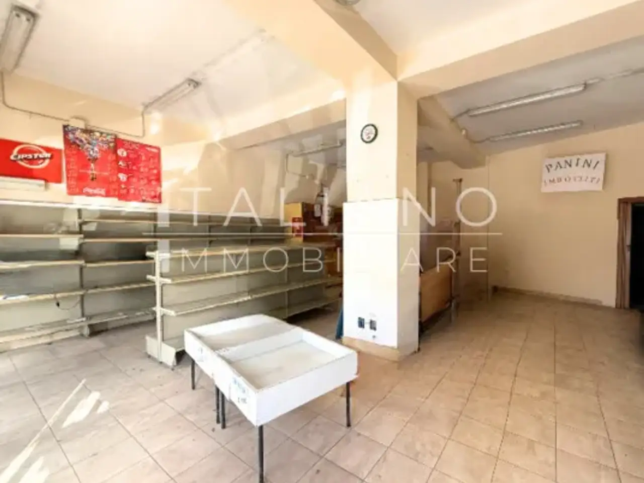 Negozio in Via Colonnello Francesco Magistri 73, Milazzo, {3} - Foto 1