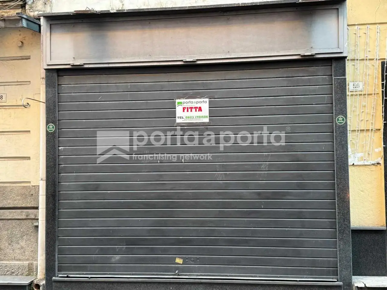 Negozio in Via Alessio Simmaco Mazzocchi, Santa Maria Capua Vetere, {3} - Foto 1