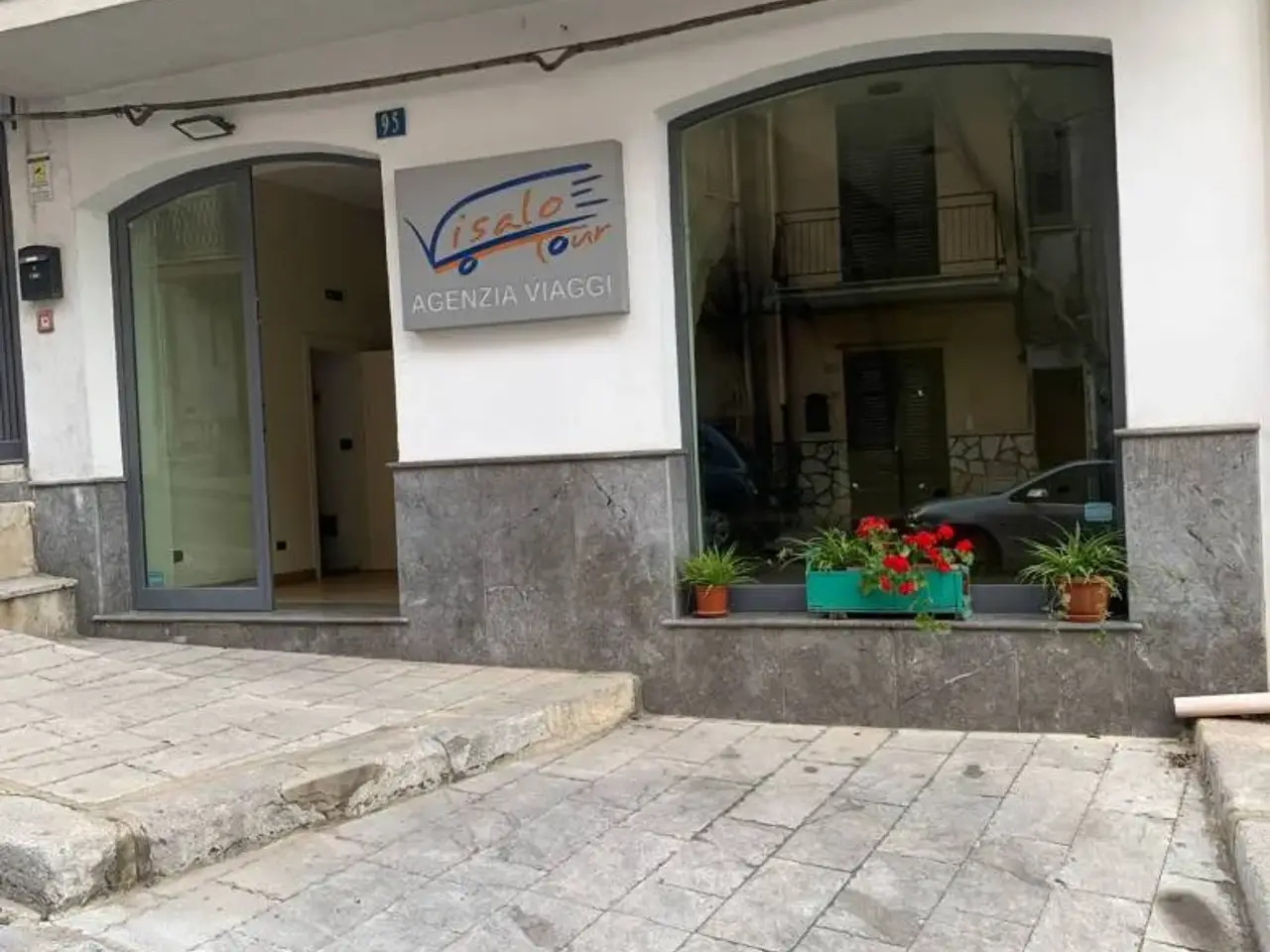 Locale commerciale in Via Giuseppe Garibaldi Carini, Carini, {3} - Foto 2