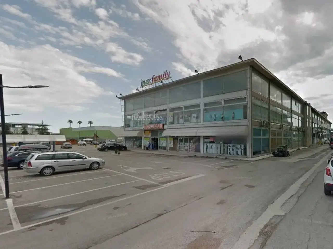 Locale commerciale in , San Benedetto Del Tronto, {3} - Foto 1