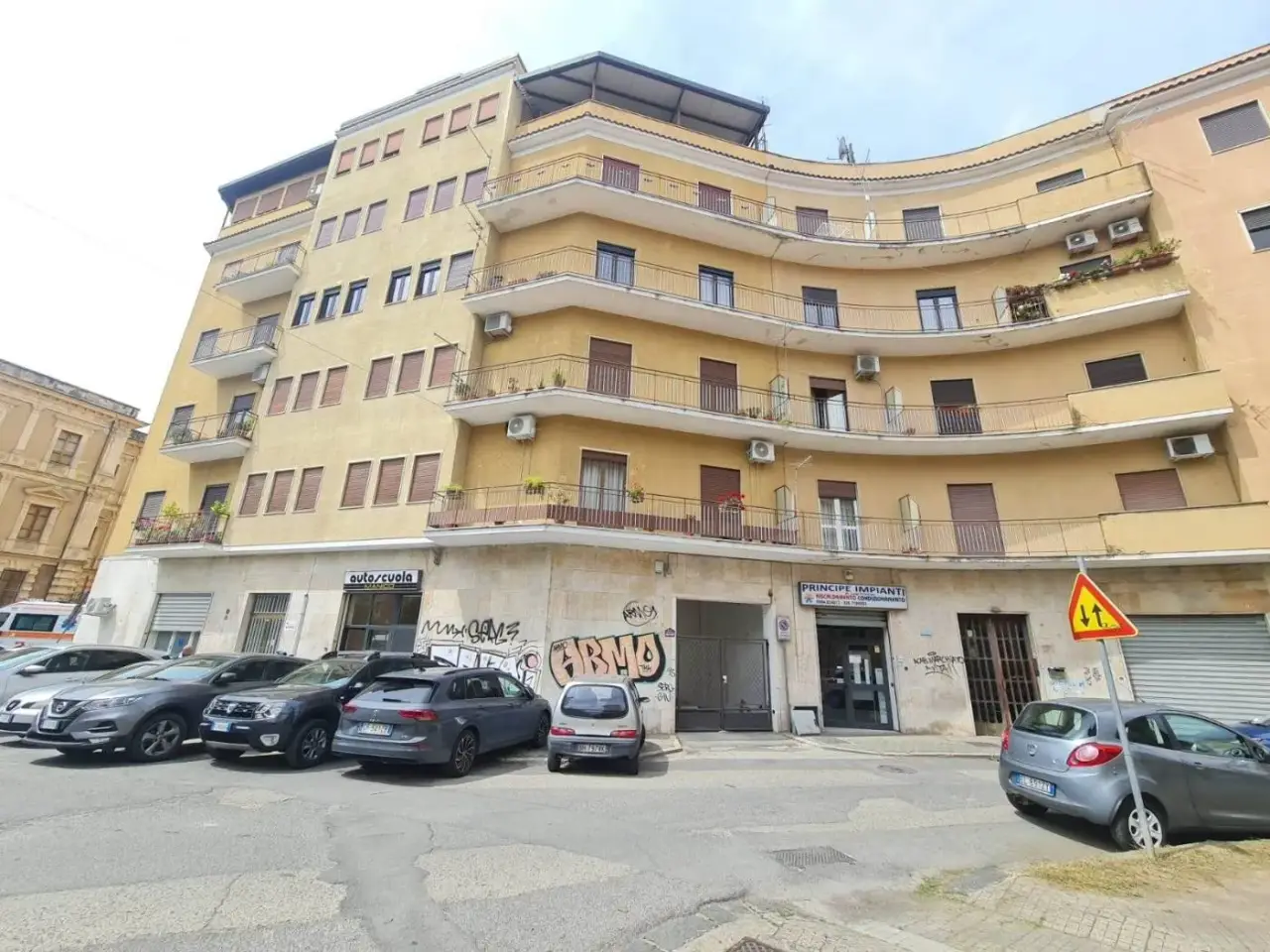 Parcheggio chiuso in , Cosenza, {3} - Foto 1
