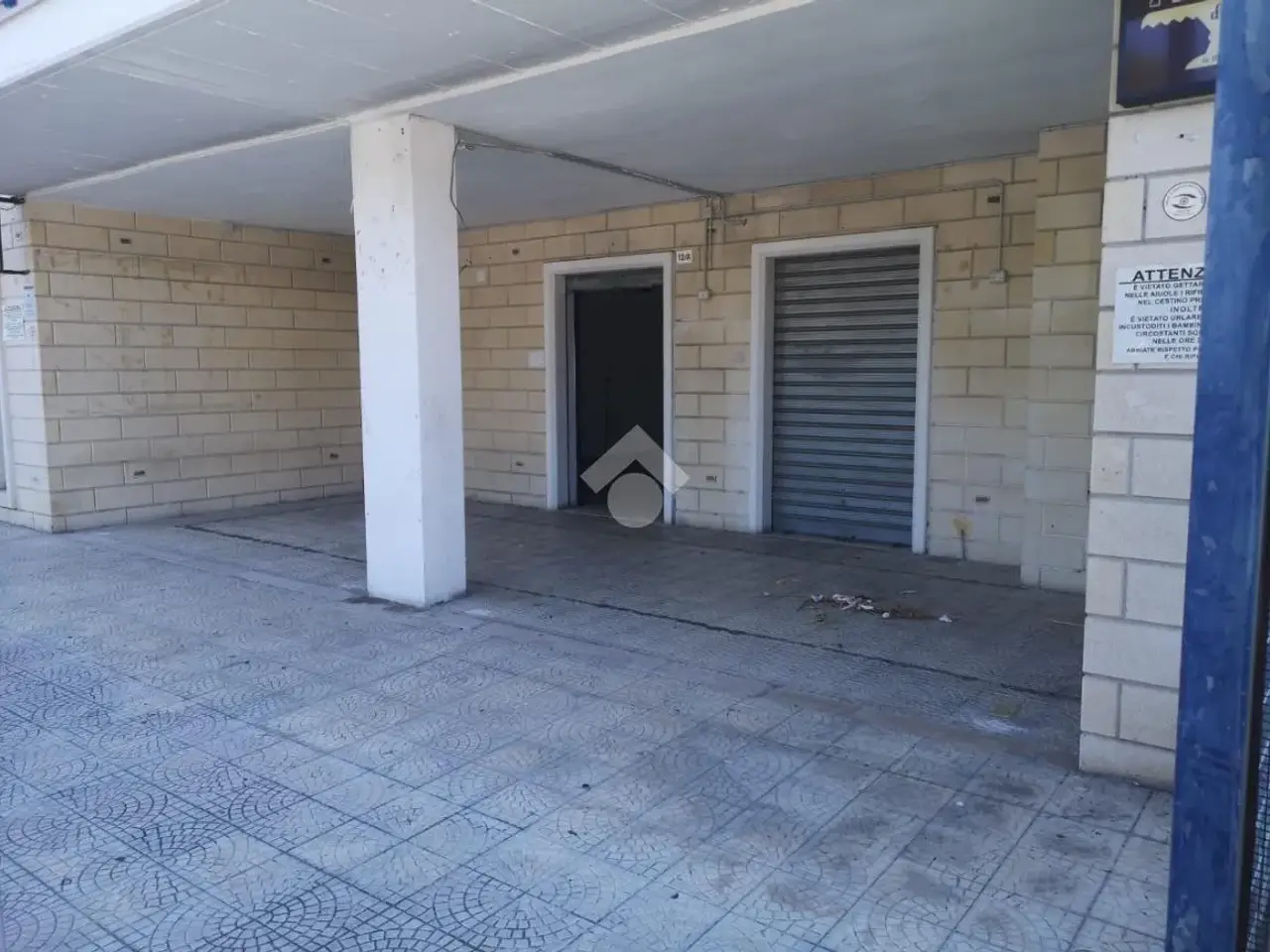 Negozio in Viale Ignazio d'Addedda 14, Foggia, {3} - Foto 2