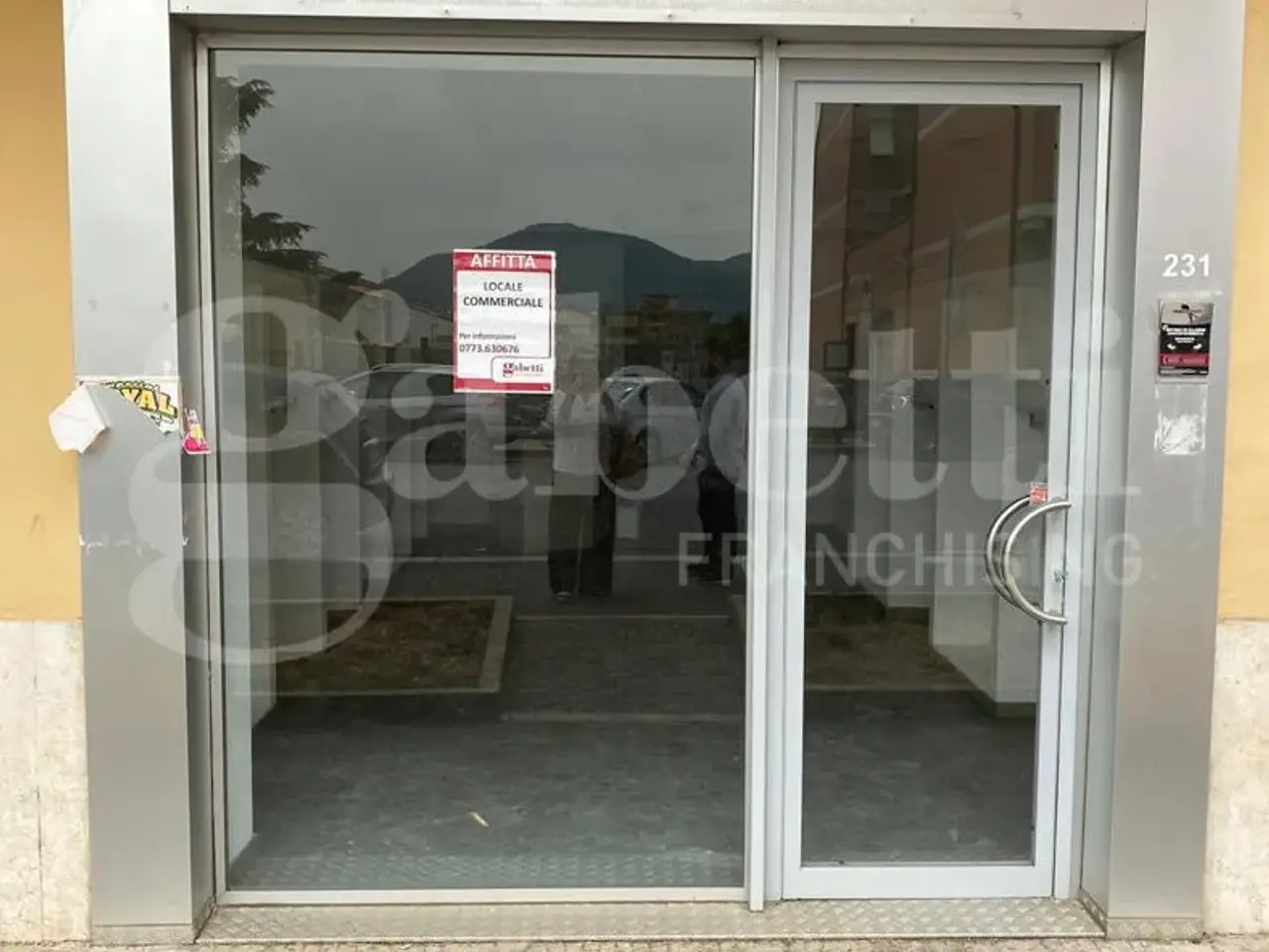 Negozio in Via della Stazione 231, Latina, {3} - Foto 2