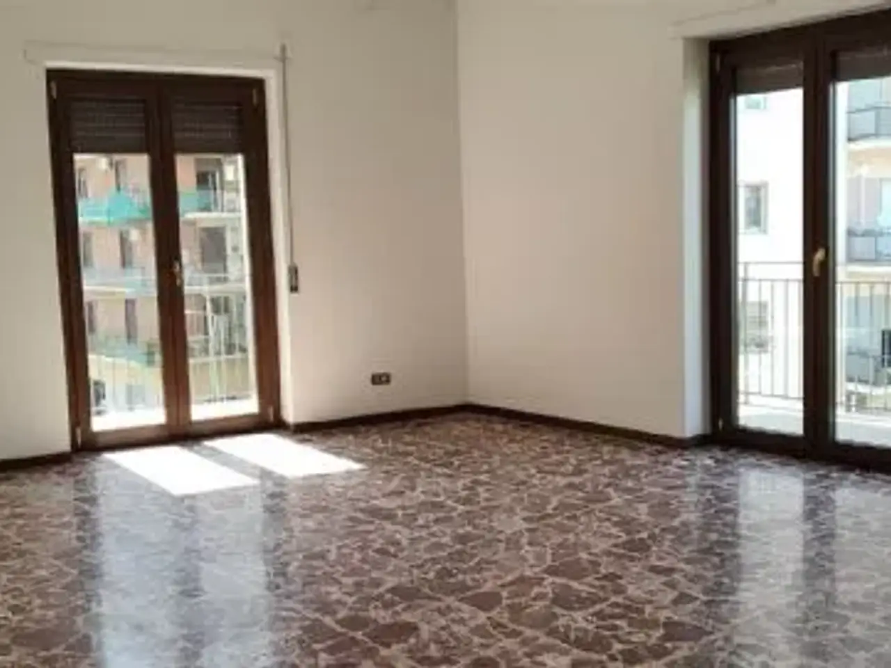 Ufficio in Via delle Medaglie d'Oro, Cosenza, {3} - Foto 1