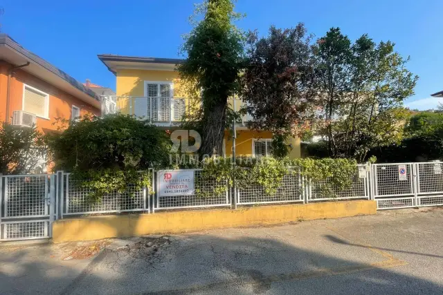 Villa in Viale Nino Bixio, Riccione - Foto 1