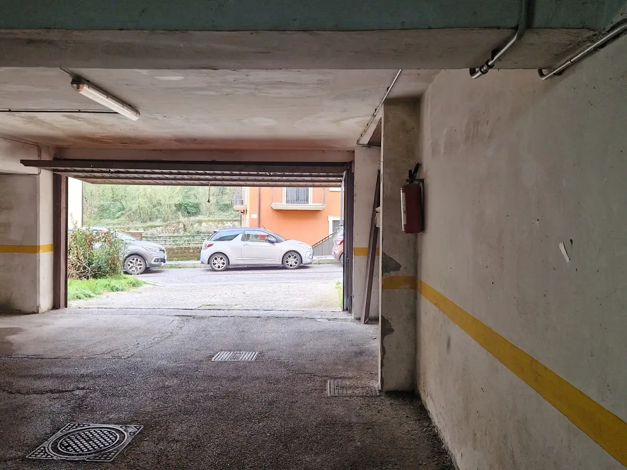 Parcheggio chiuso in , Avellino, {3} - Foto 1