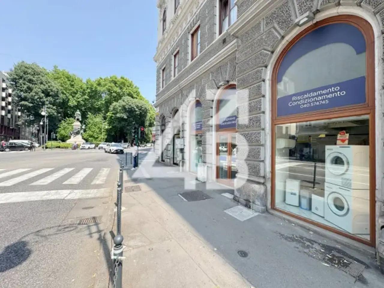 Negozio in Via Cesare Battisti 31, Trieste, {3} - Foto 1