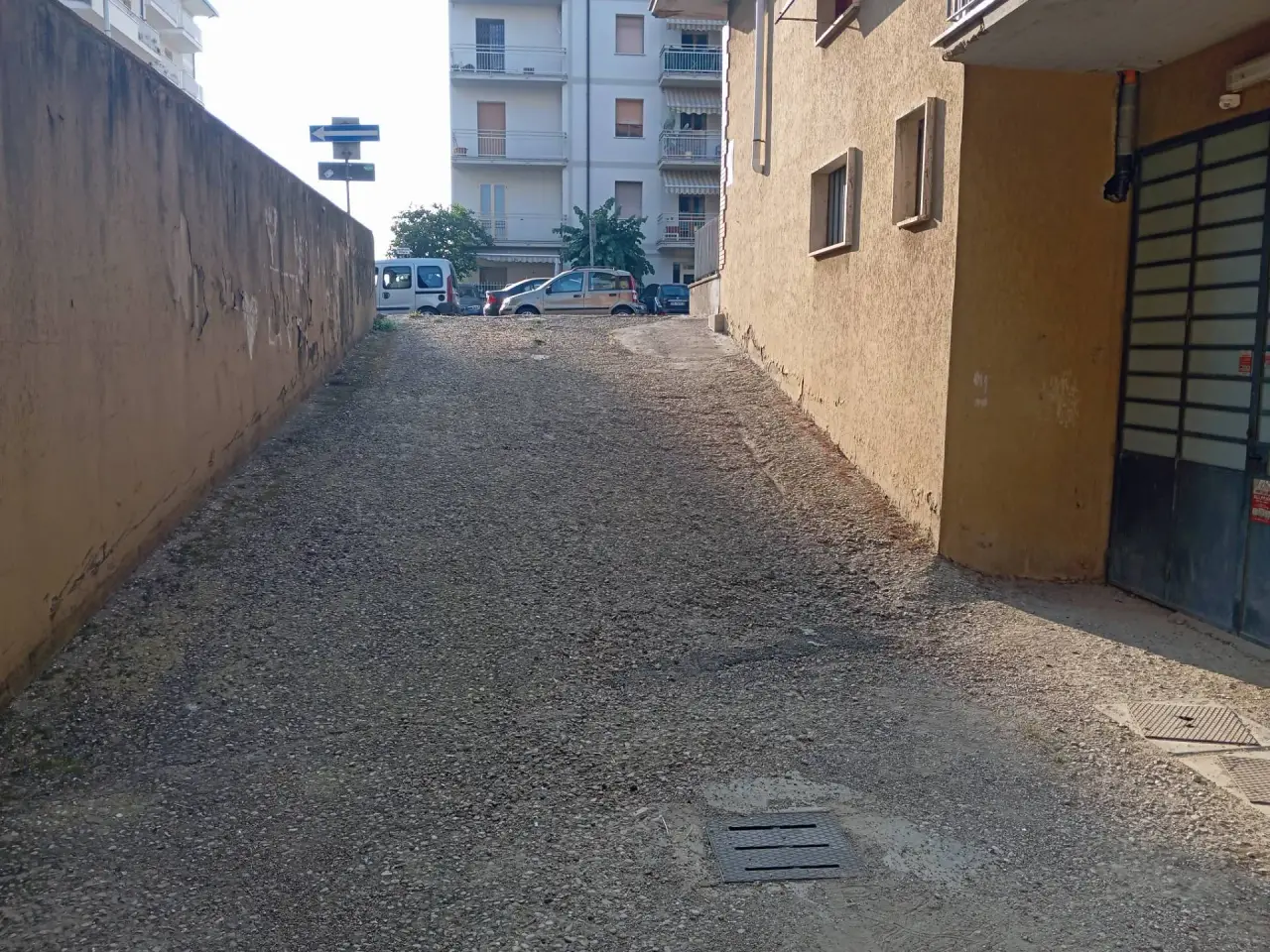 Magazzino in Via Baracca, Prato, {3} - Foto 1