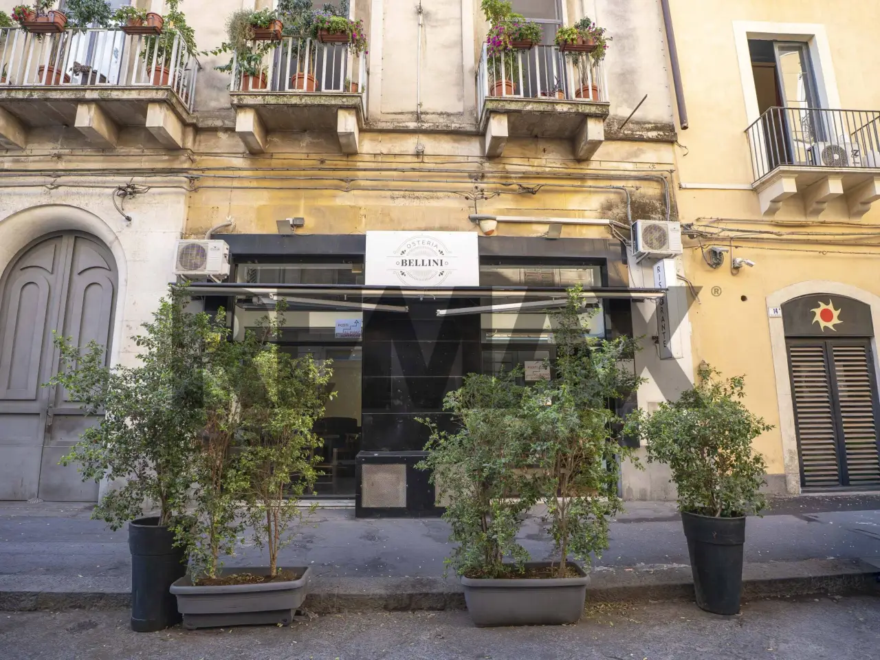 Esercizio commerciale in Via Giuseppe De Felice 14, Catania, {3} - Foto 1