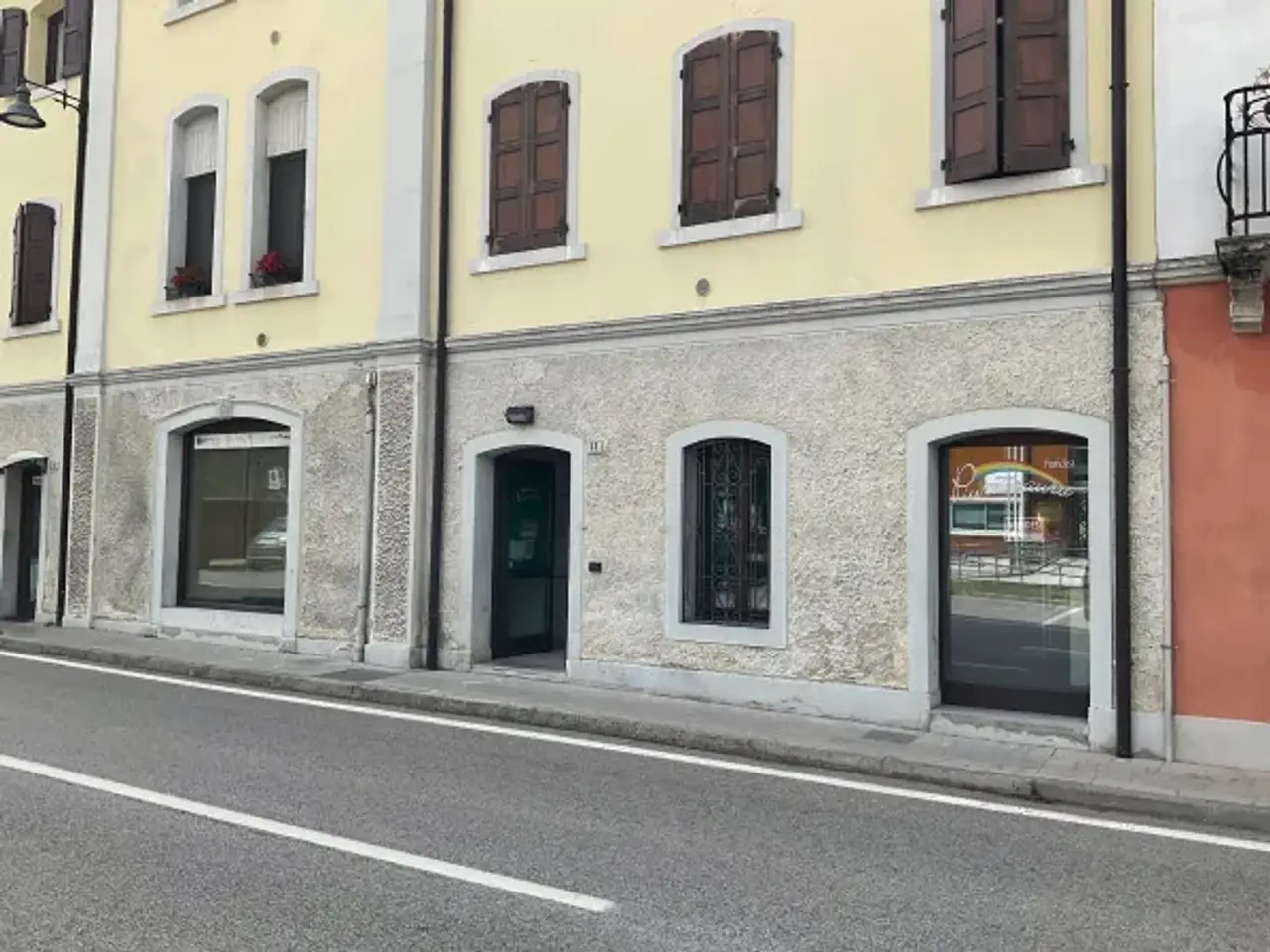 Negozio in Via Alpe Adria 33, San Pietro Al Natisone, {3} - Foto 1