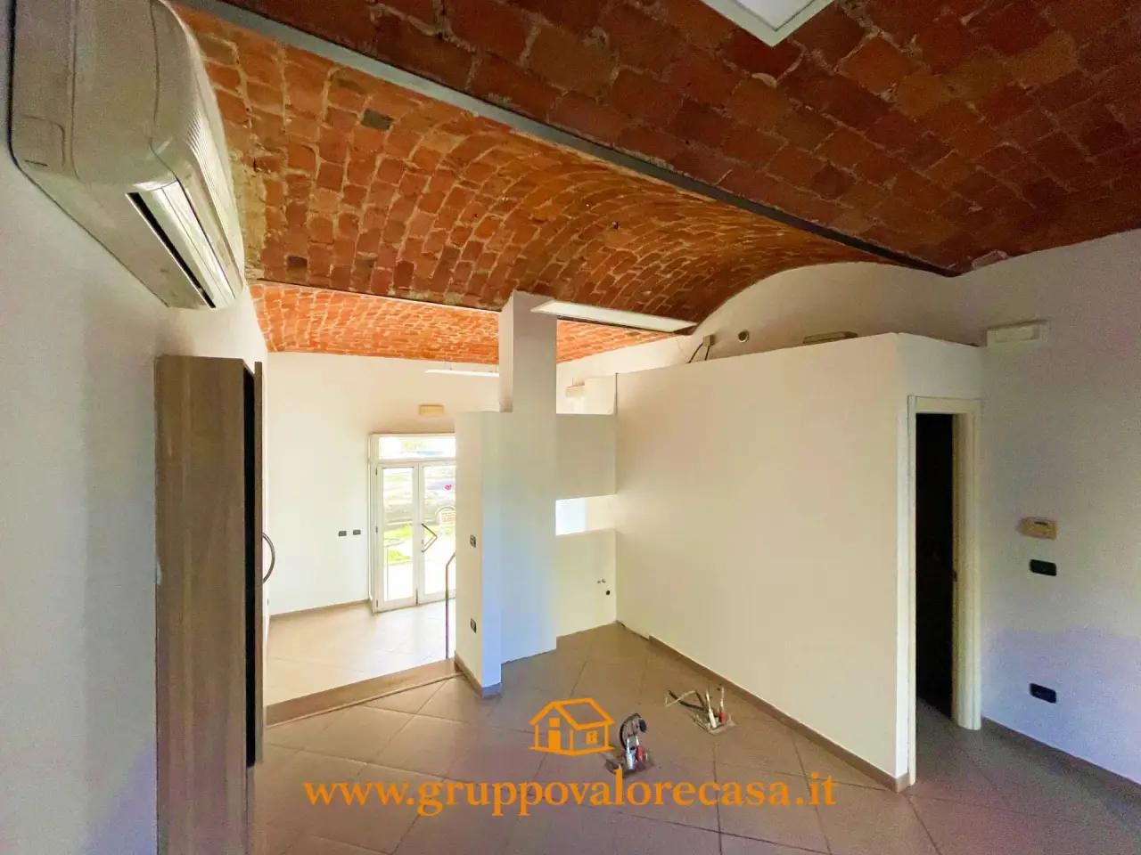 Negozio in , Alessandria, {3} - Foto 1