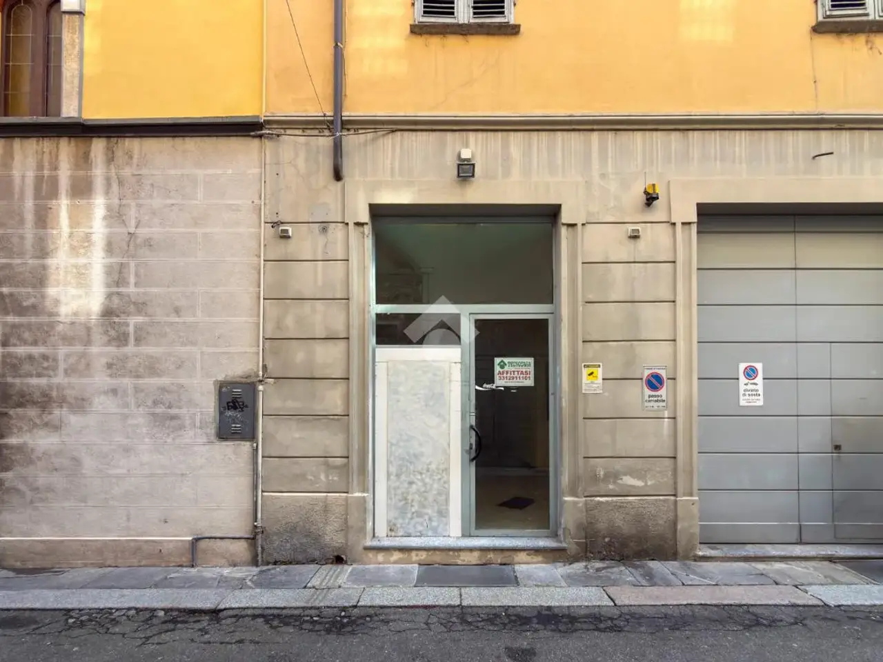 Negozio in Via San Giuliano 5, Piacenza, {3} - Foto 1