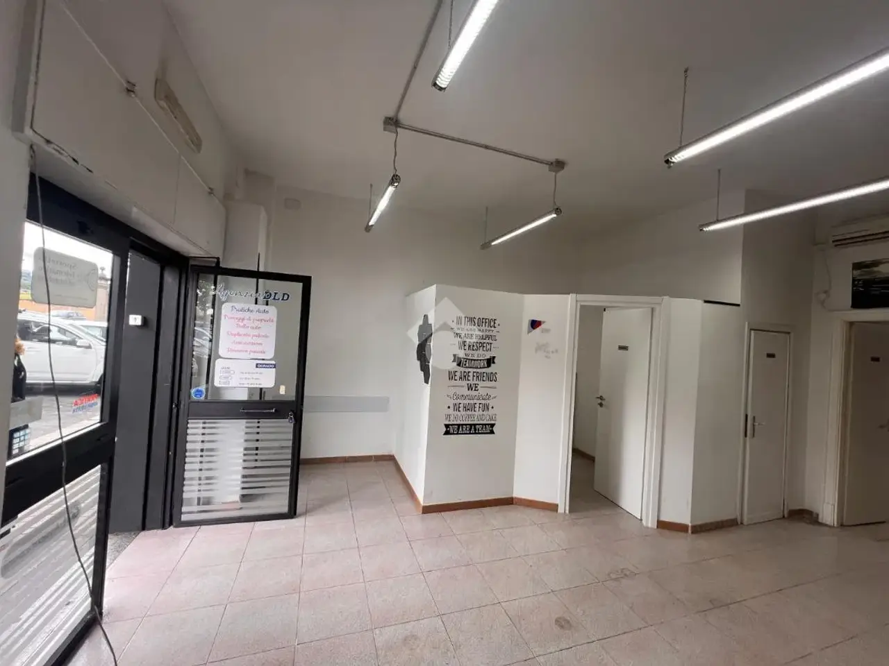 Negozio in Via Appia Nuova 86, Marino, {3} - Foto 1