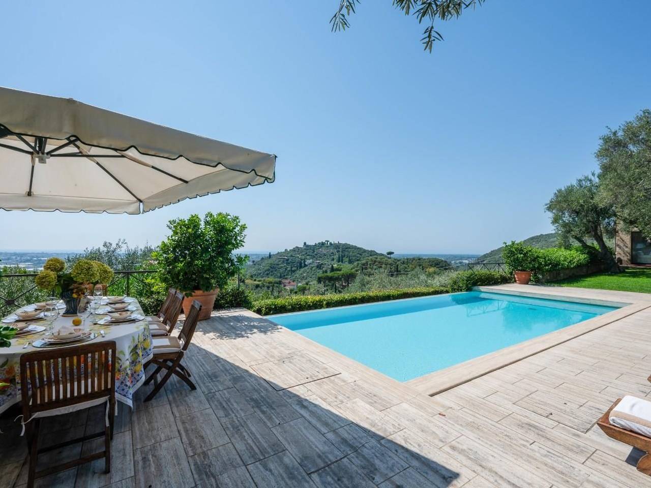 casa indipendente in vendita a Camaiore in zona Lido di Camaiore