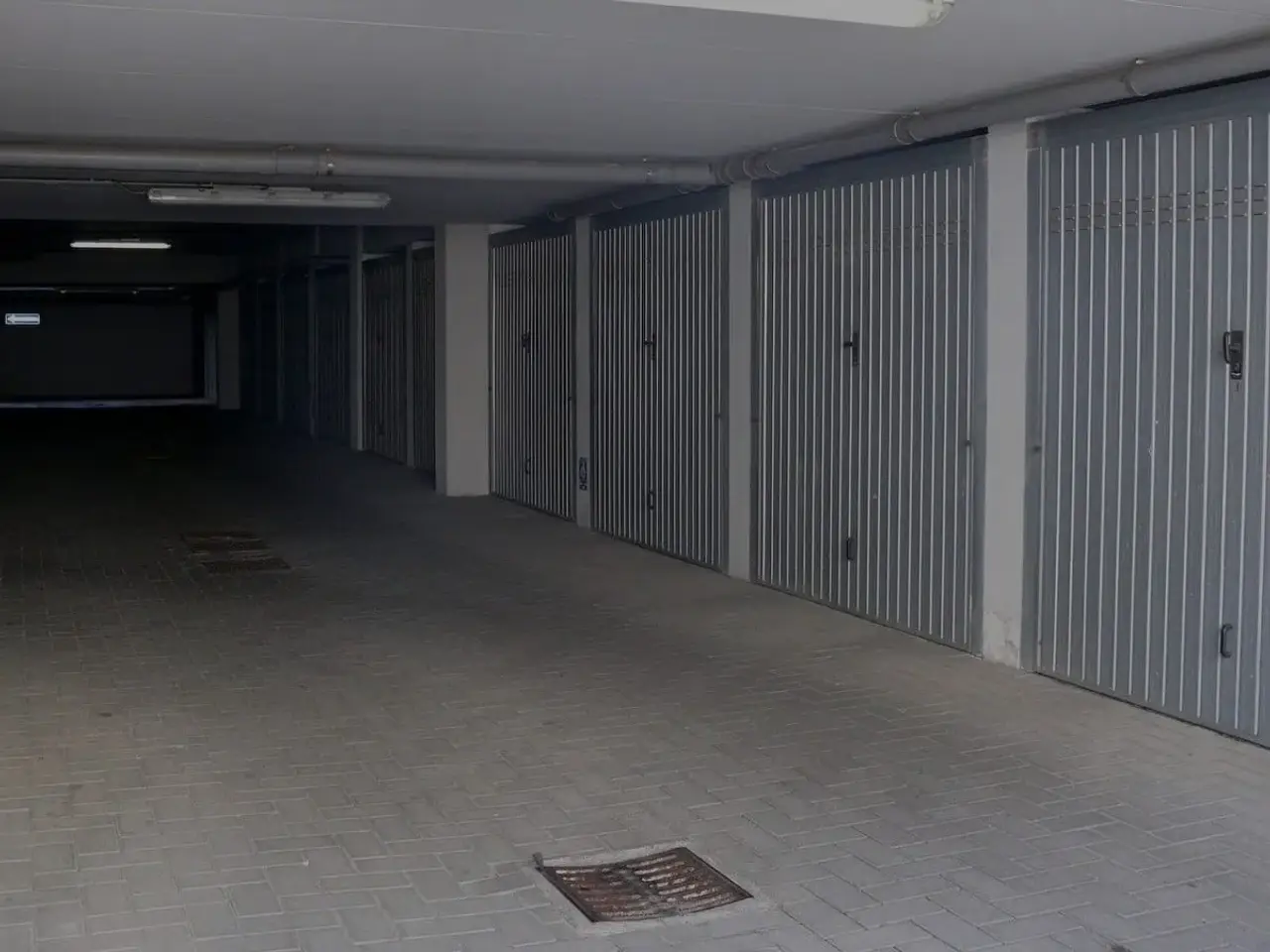 Parcheggio chiuso in , Sarzana, {3} - Foto 1