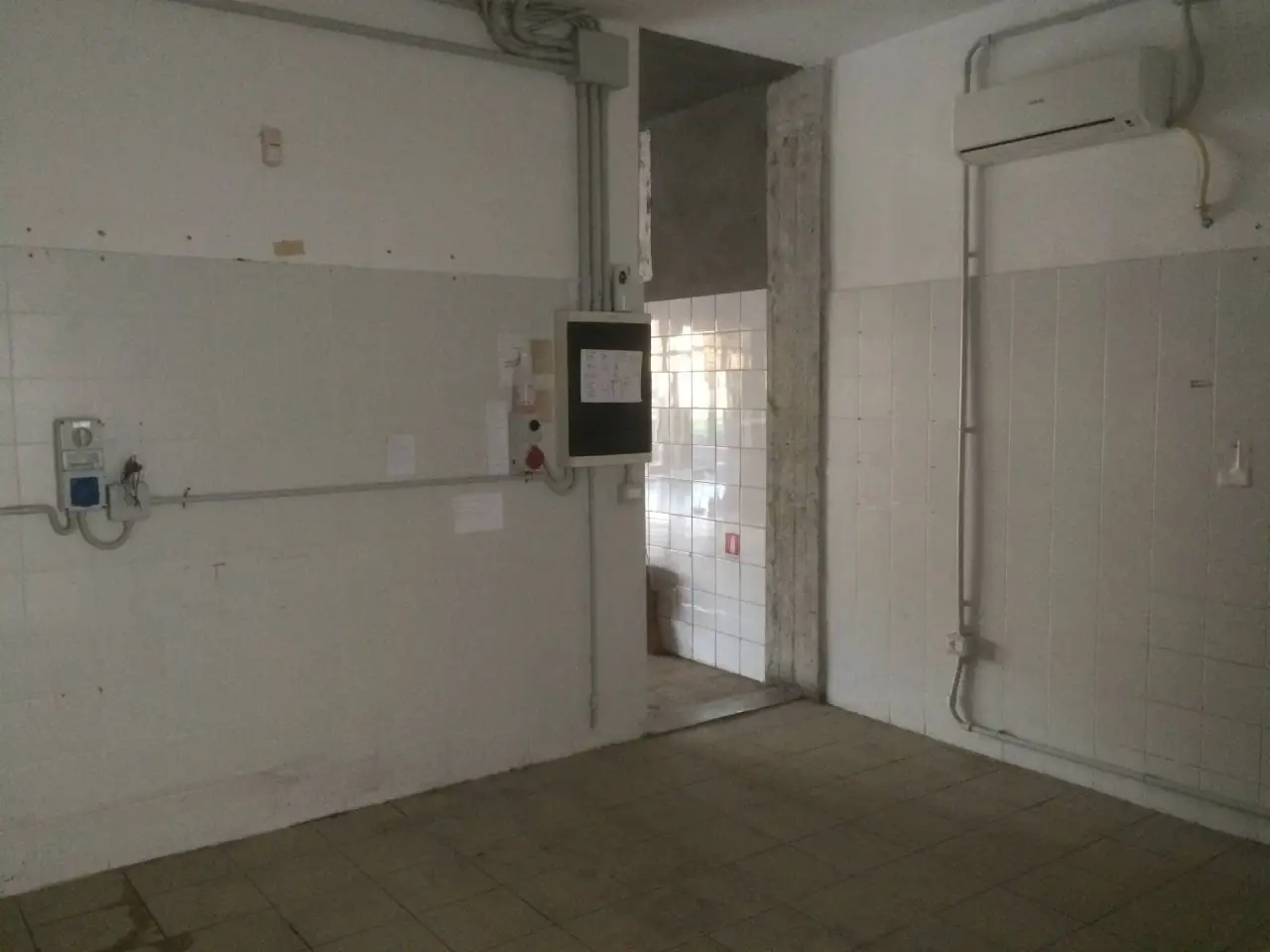 Esercizio commerciale in Via dei Pardella, Vecchiano, {3} - Foto 2