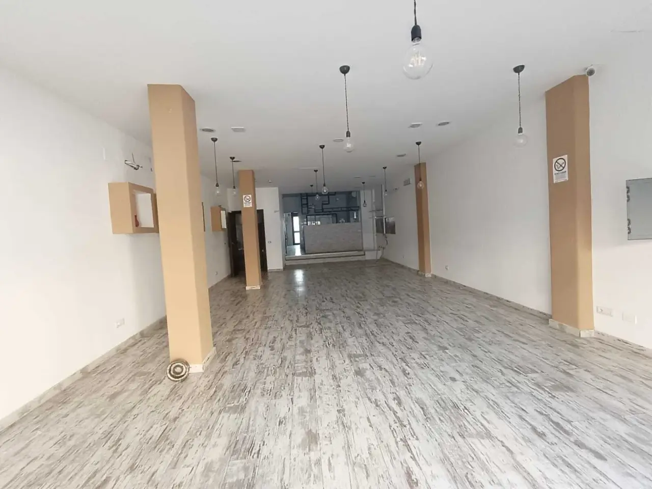 Negozio in Via dei Lauri 140, Aprilia, {3} - Foto 2