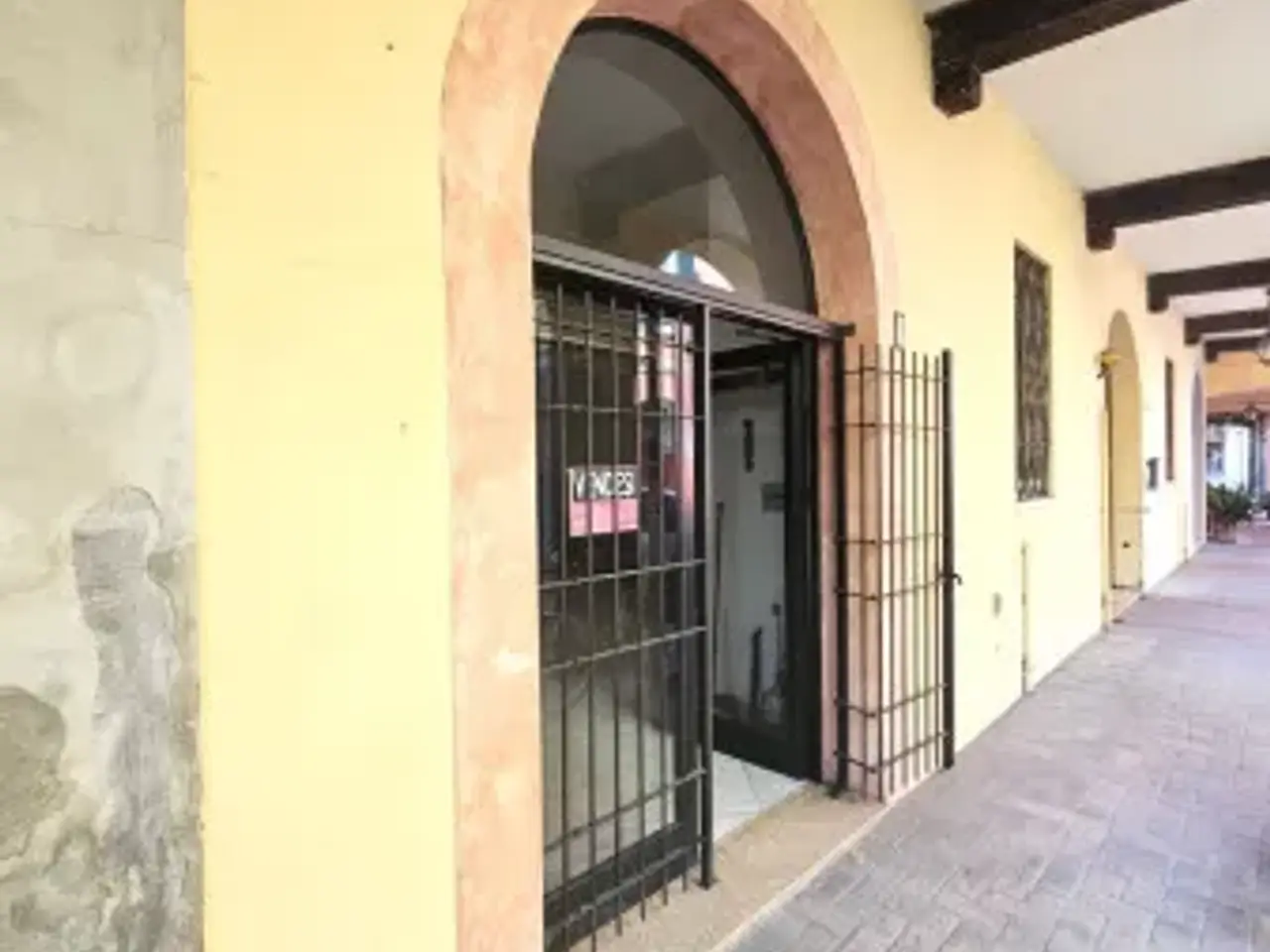 Negozio in Via Luigi Gonzaga 4a, Guastalla, {3} - Foto 1