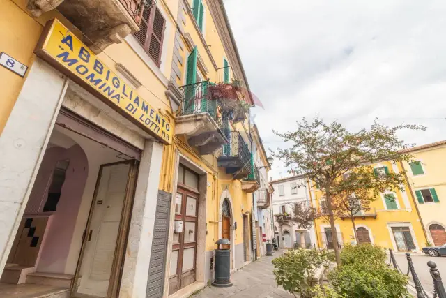 Negozio in Piazza Immacolata 8, Ischia di Castro - Foto 1