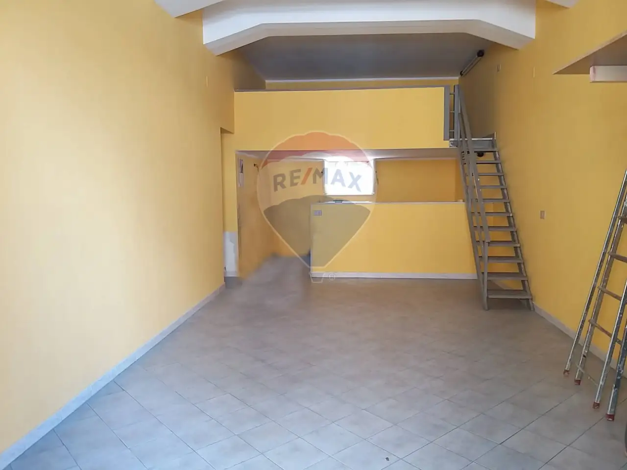 Magazzino in Via Gaetano Oliva 13, Messina, {3} - Foto 1