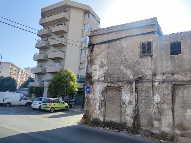 Casa indipendente in Via Buonriposo 47, Palermo - Foto 1