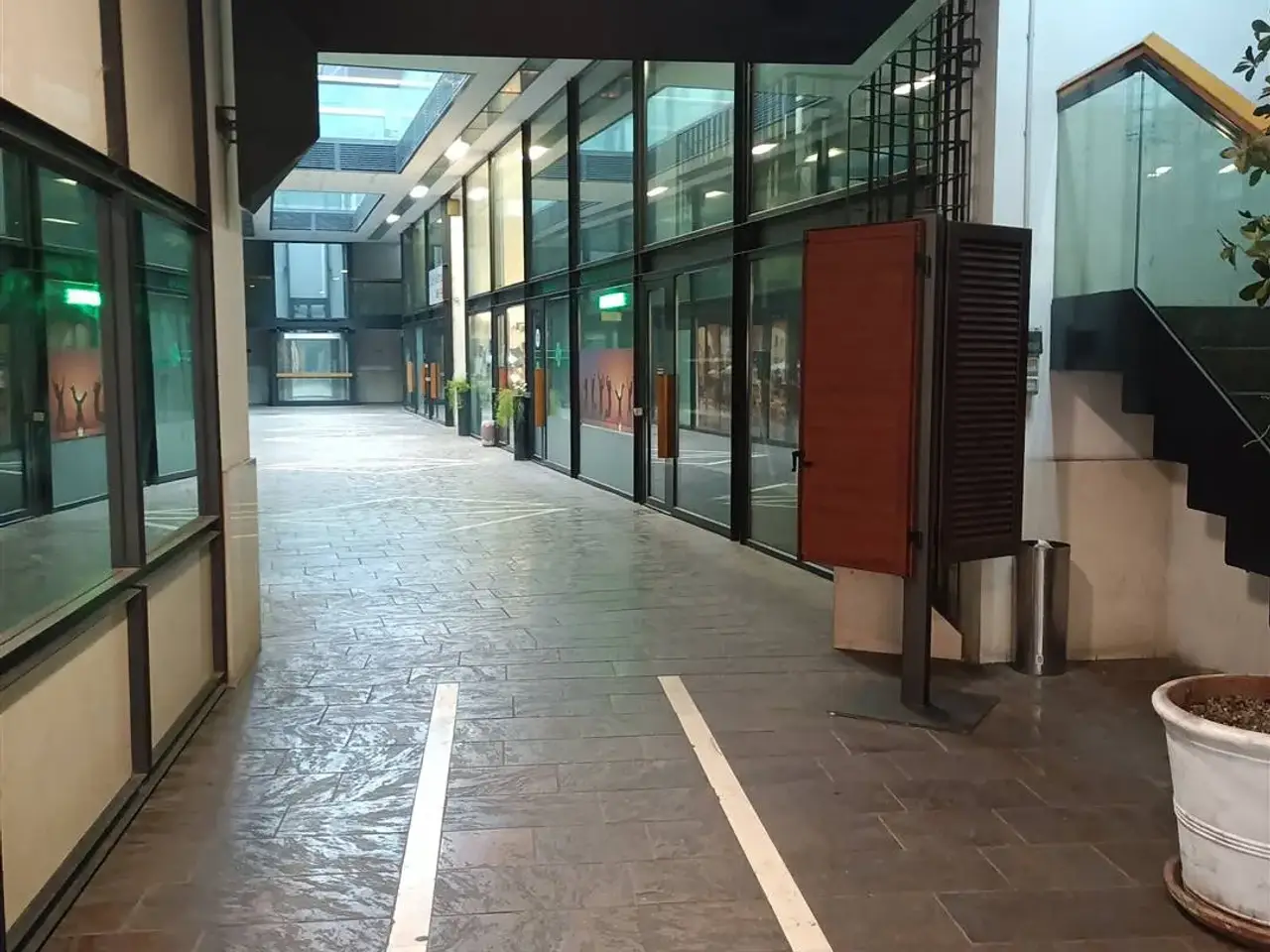 Negozio in , Mantova, {3} - Foto 1