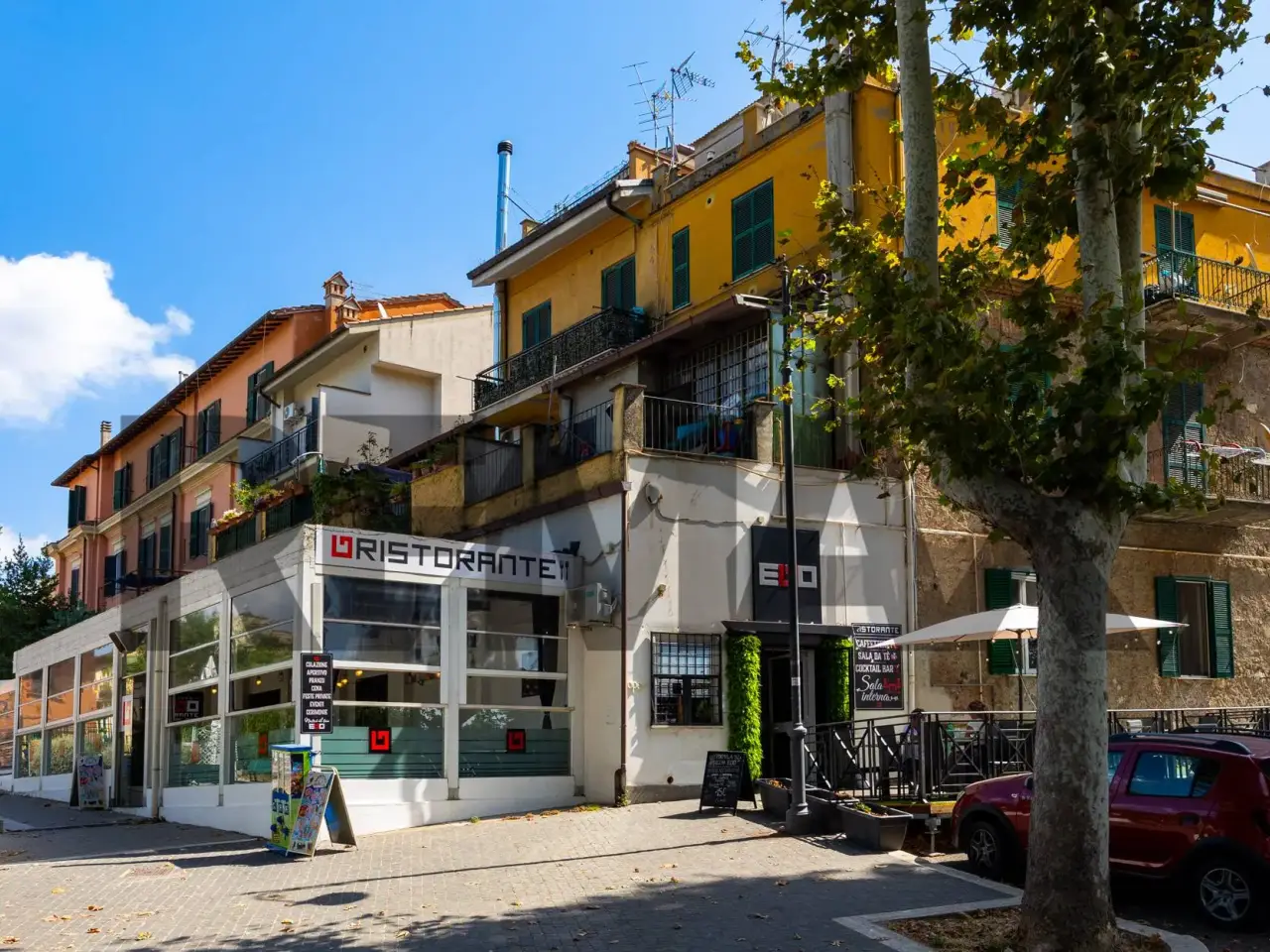 Esercizio commerciale in , Grottaferrata, {3} - Foto 1