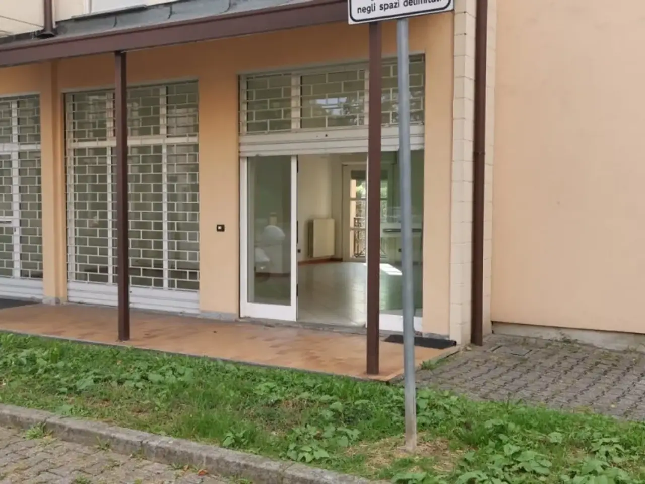 Negozio in Via Sorteni 7, Monza, {3} - Foto 1