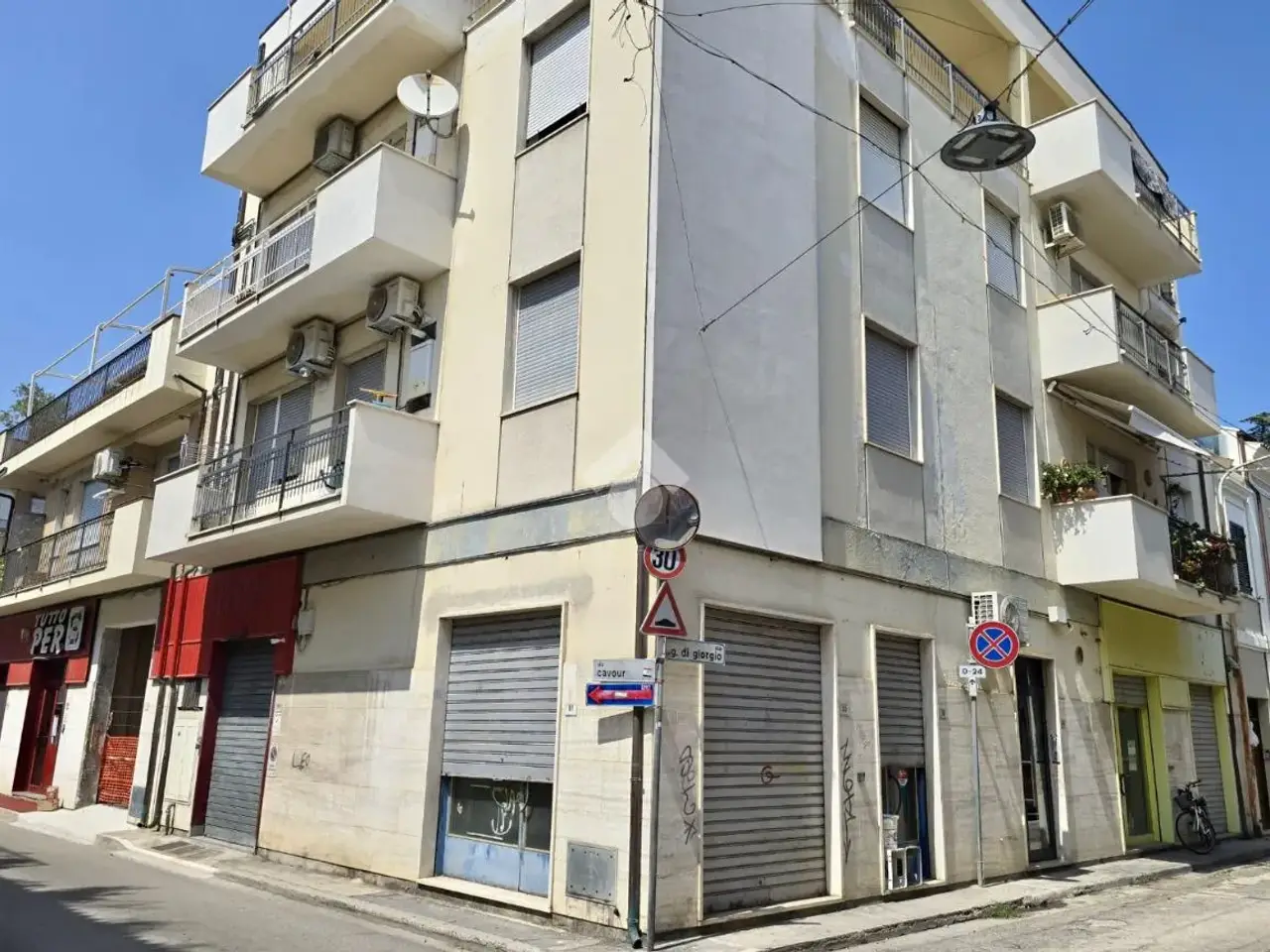 Negozio in Via G. di Giorgio 28, Roseto Degli Abruzzi, {3} - Foto 1