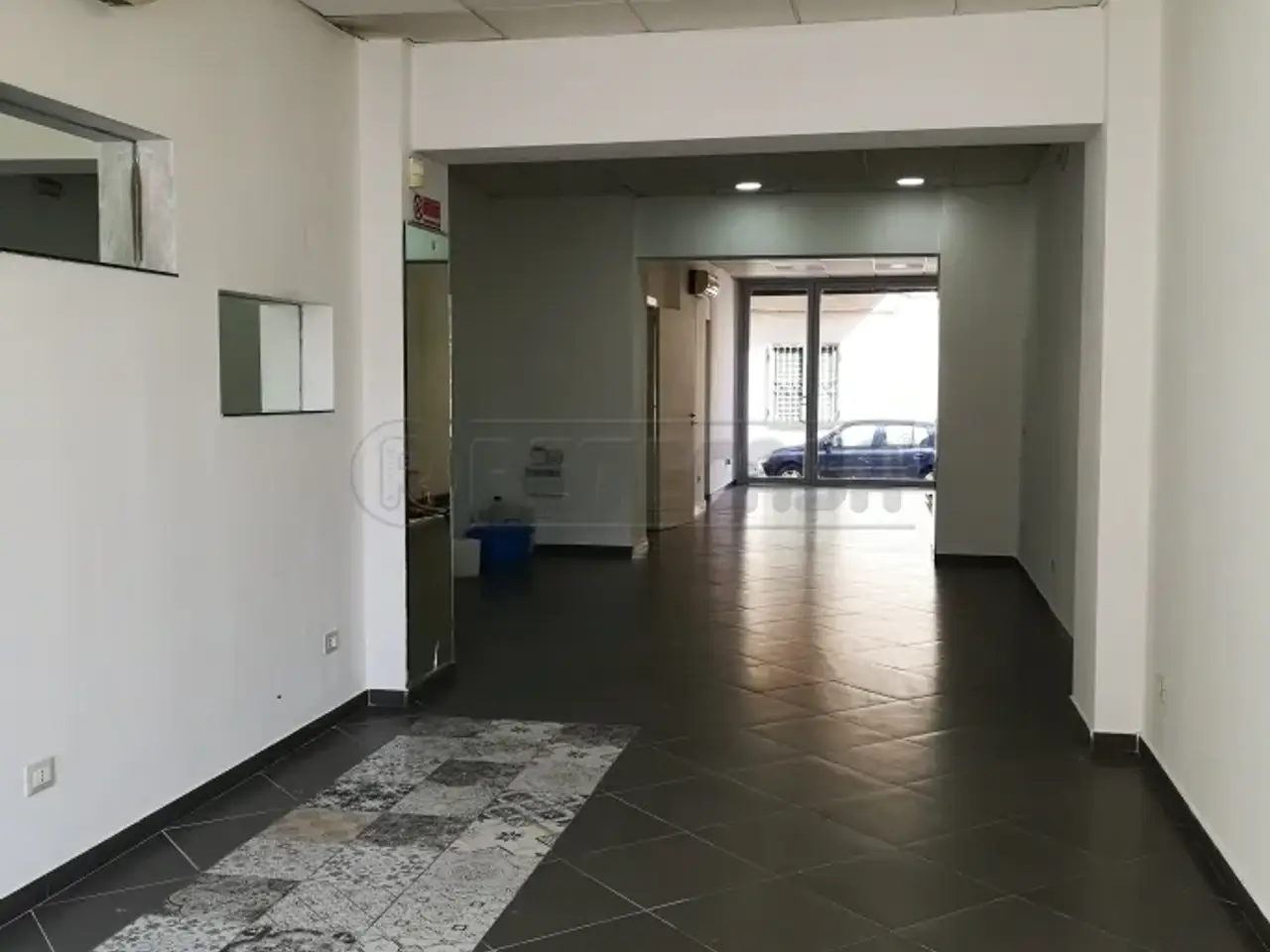 Palazzina commerciale in Via Partanna Mondello 84, Palermo, {3} - Foto 1