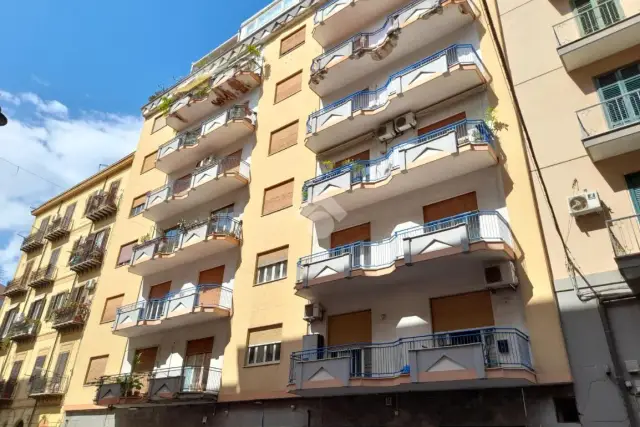 3-room flat in Via Quintino Sella 15, Palermo - Photo 1