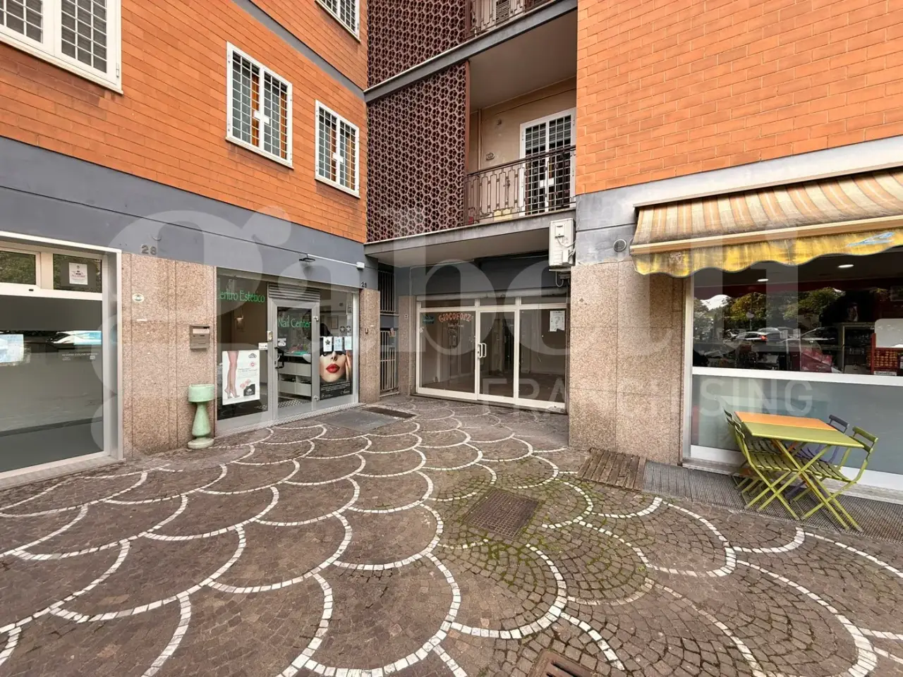 Negozio in Via Vincenzo Renieri  24, Roma, {3} - Foto 1