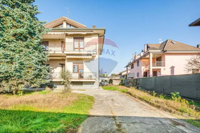 Villa in Via Stradivari 10, Busto Arsizio - Foto 1