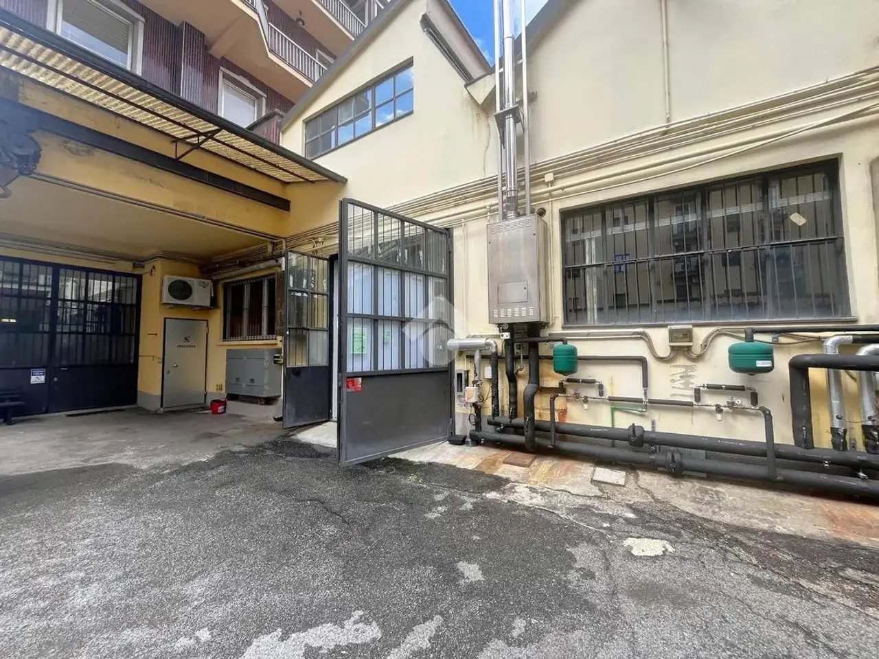 Capannone in Via Bianconi, Milano, {3} - Foto 2