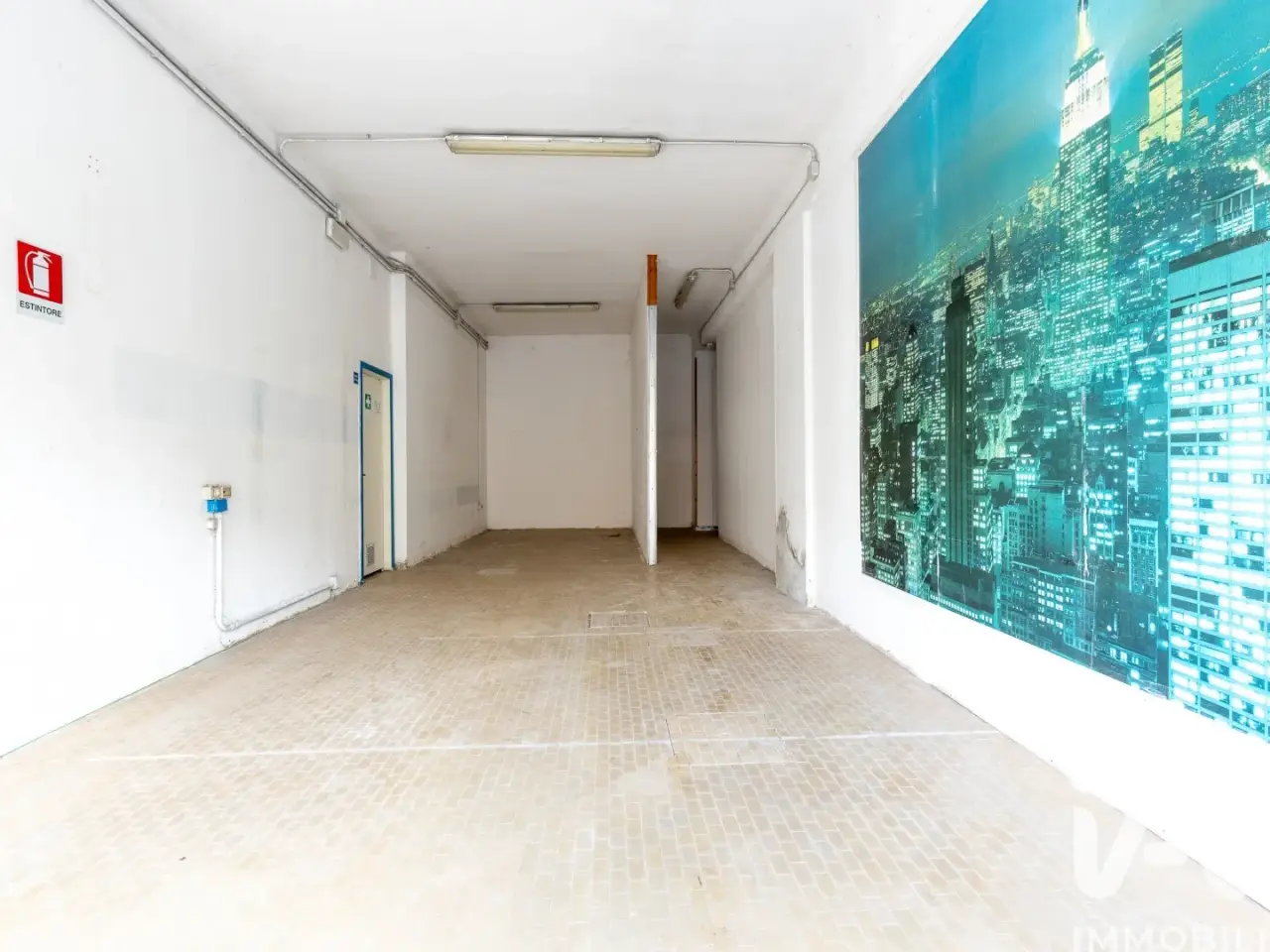 Magazzino in Via XXV Aprile, Ponsacco, {3} - Foto 1