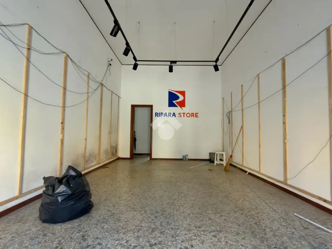 Negozio in Via della Giustiniana 11, Roma, {3} - Foto 2