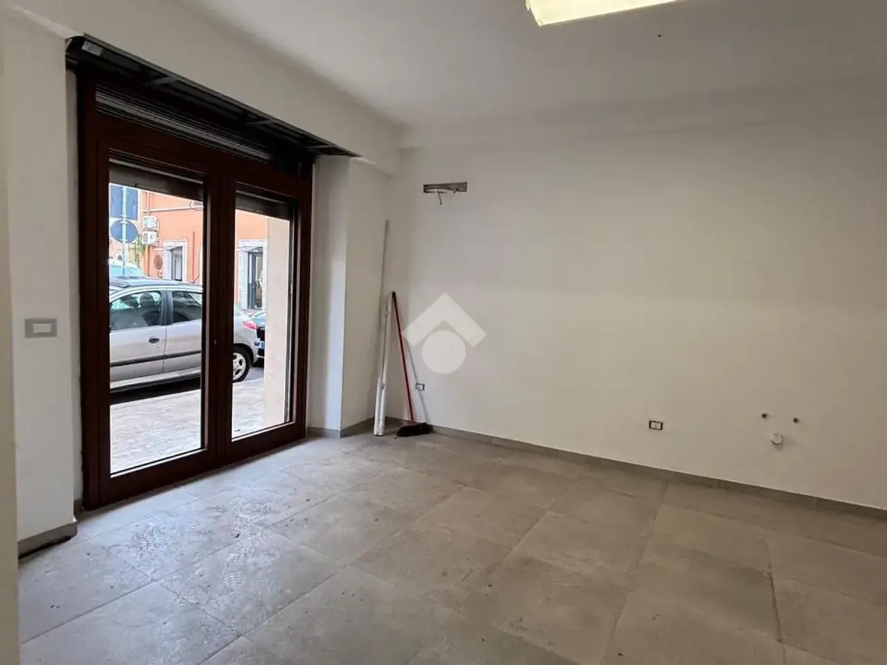 Negozio in Via Pietro De l'Isola 9, Isola Del Liri, {3} - Foto 1