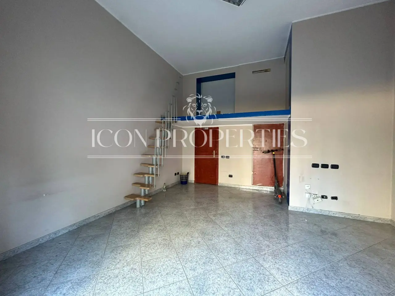 Negozio in Via Desenzano 22, Milano, {3} - Foto 2