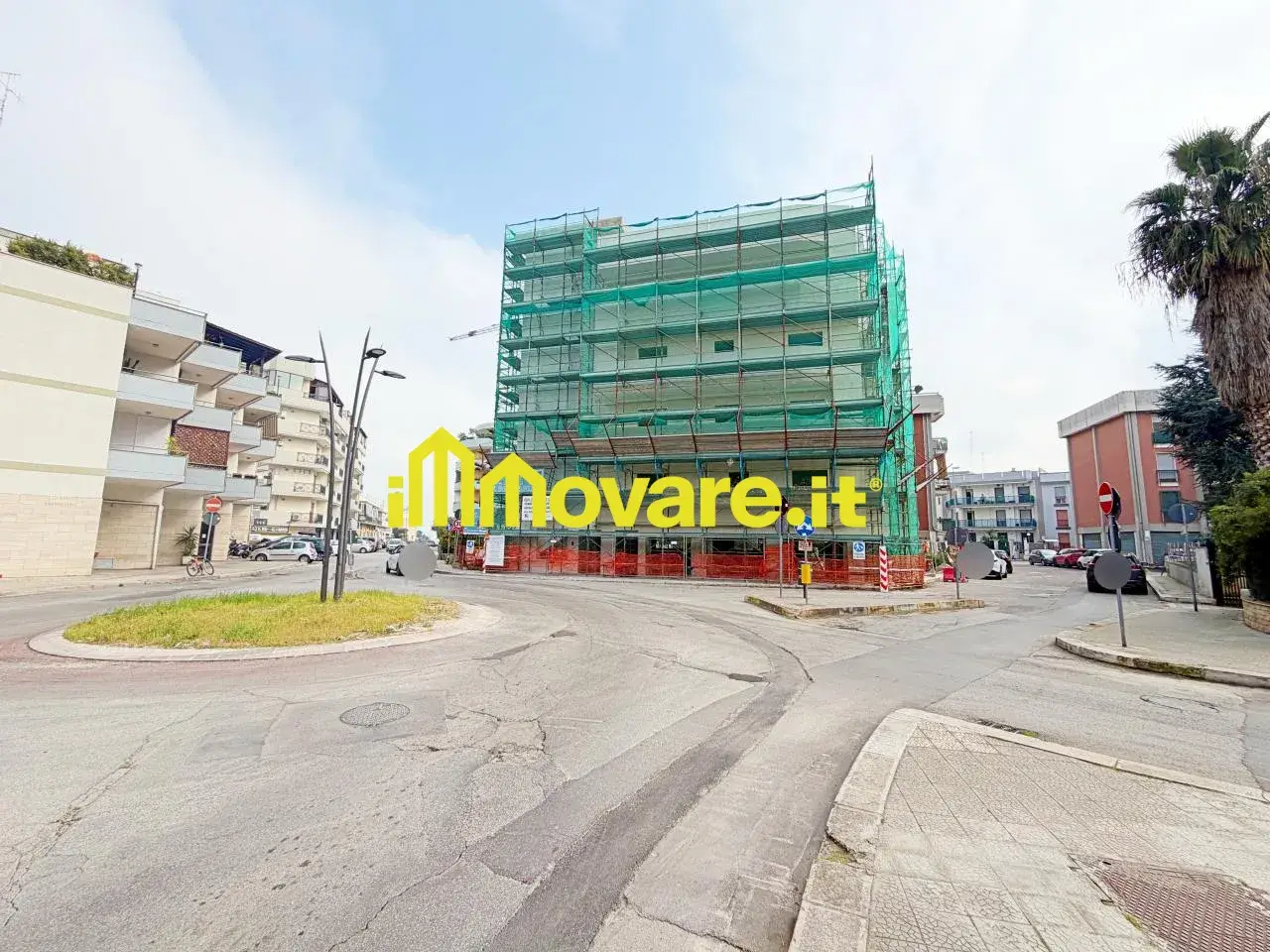 Negozio in Via Rondò San Giorgio, Triggiano, {3} - Foto 1