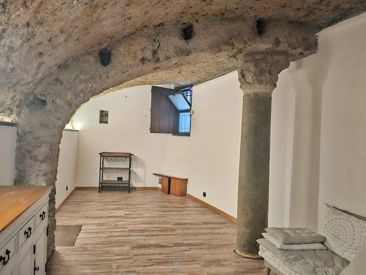Esercizio commerciale in Via Dogana Vecchia 40, Salerno, {3} - Foto 1