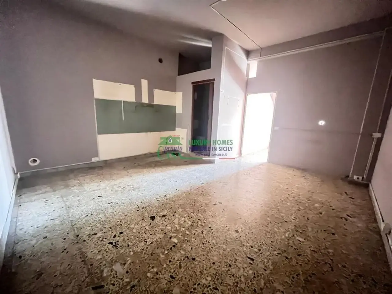 Magazzino in Piazza Majorana, Comiso, {3} - Foto 1
